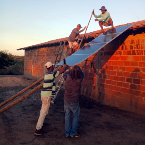 Projeto Semeadores de Luz: Energia Solar para Alfabetização de Adultos Quilombolas no Vale do Jequitinhonha Projeto Semeadores de Luz: Energia Solar para Alfabetização de Adultos Quilombolas no Vale do Jequitinhonha